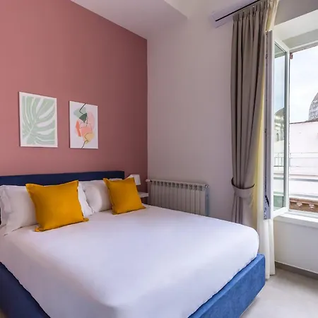 شقة Maria's Bright Flats At The Cathedral *