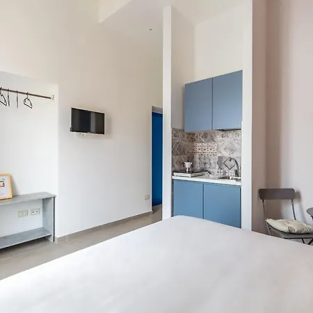 Maria's Bright Flats At The Cathedral شقة نابولي