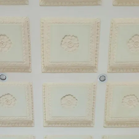 Maria's Bright Flats At The Cathedral *