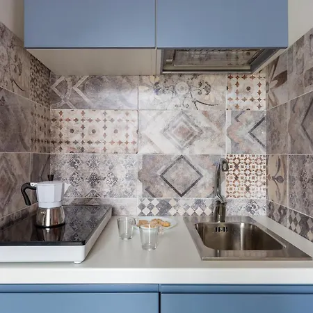 Maria's Bright Flats At The Cathedral نابولي