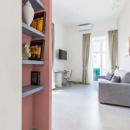 Maria's Bright Flats At The Cathedral شقة نابولي