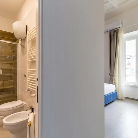 Maria's Bright Flats At The Cathedral *