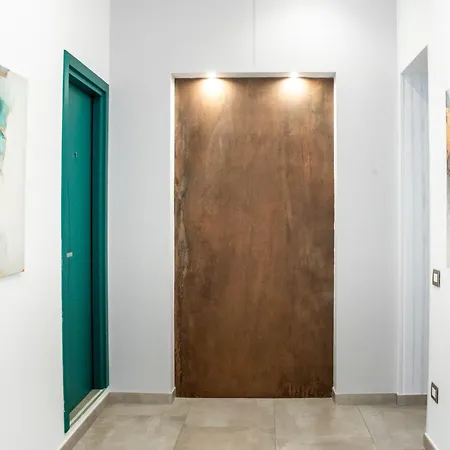 Maria's Bright Flats At The Cathedral *